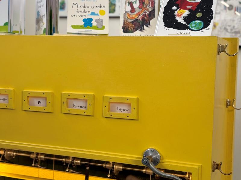 Strids store gule maskine