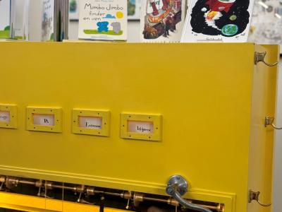 Strids store gule maskine